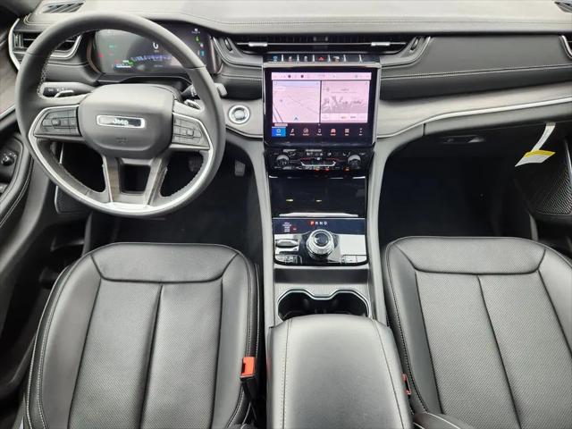 2025 Jeep Grand Cherokee Anniversary Edition