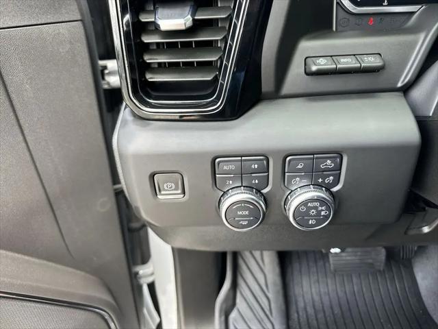 2024 GMC Sierra 3500HD 4WD Crew Cab Standard Bed AT4