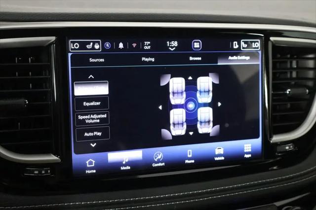 2027 Chrysler Pacifica Select