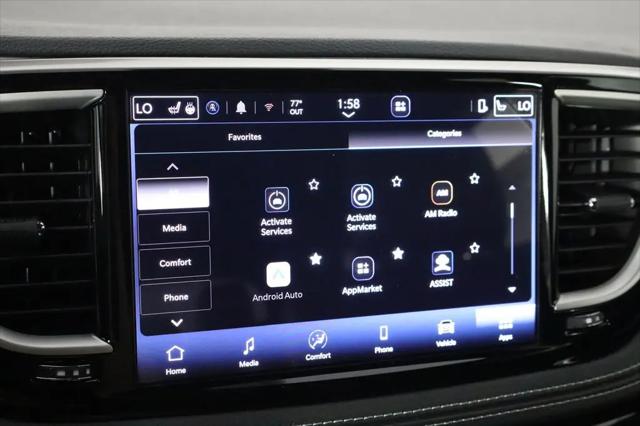 2027 Chrysler Pacifica Select