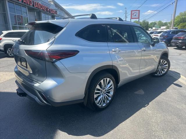 2025 Toyota Highlander Platinum