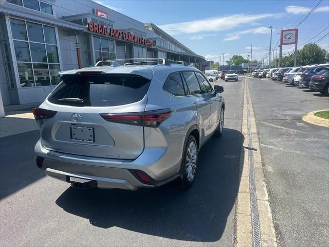 2025 Toyota Highlander Platinum