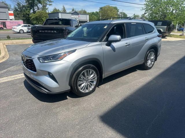 2025 Toyota Highlander Platinum