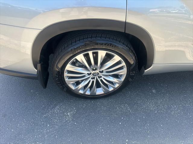 2025 Toyota Highlander Platinum