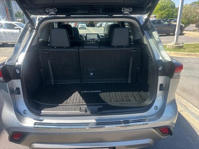 2025 Toyota Highlander Platinum
