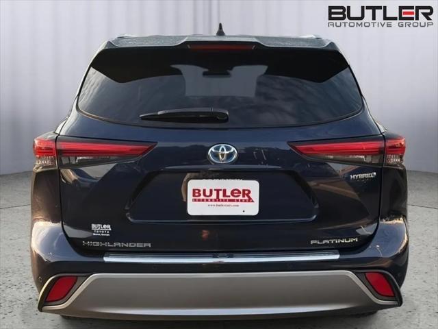 2021 Toyota Highlander Hybrid Platinum