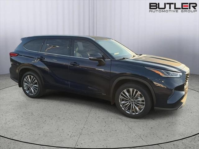 2021 Toyota Highlander Hybrid Platinum
