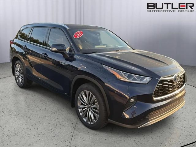2021 Toyota Highlander Hybrid Platinum