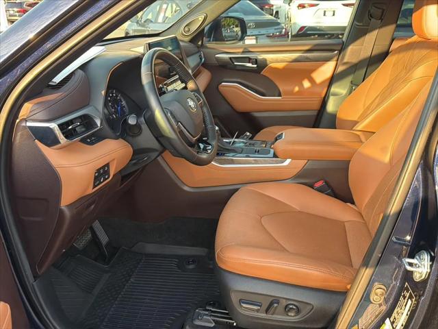 2021 Toyota Highlander Hybrid Platinum