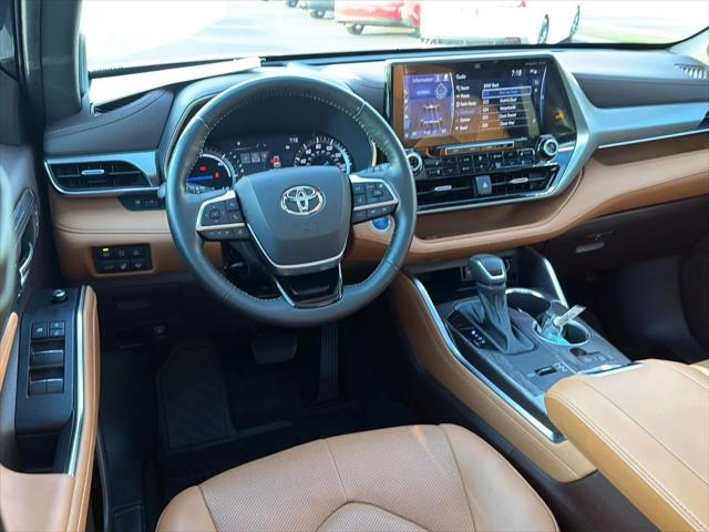 2021 Toyota Highlander Hybrid Platinum