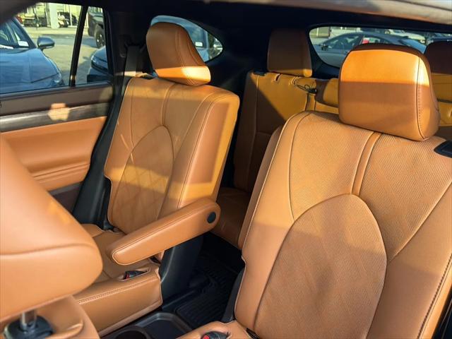 2021 Toyota Highlander Hybrid Platinum