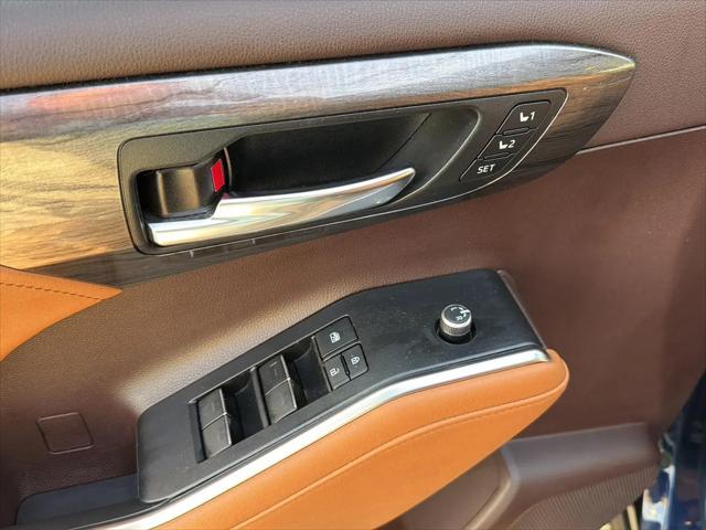 2021 Toyota Highlander Hybrid Platinum