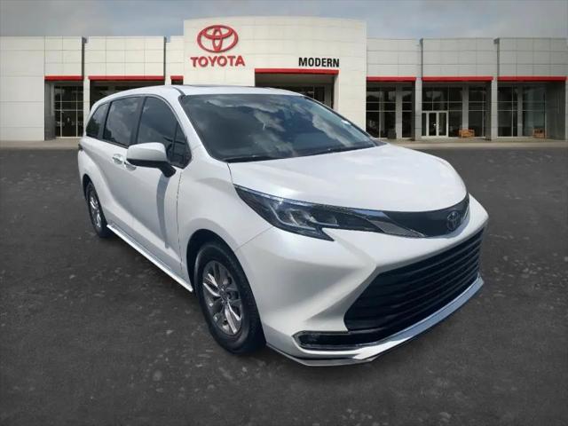 2023 Toyota Sienna XLE