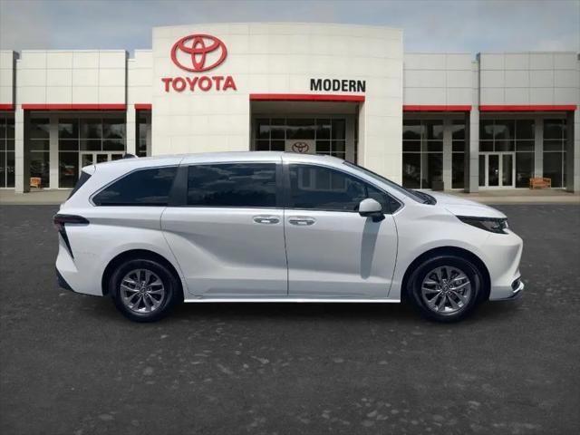2023 Toyota Sienna XLE