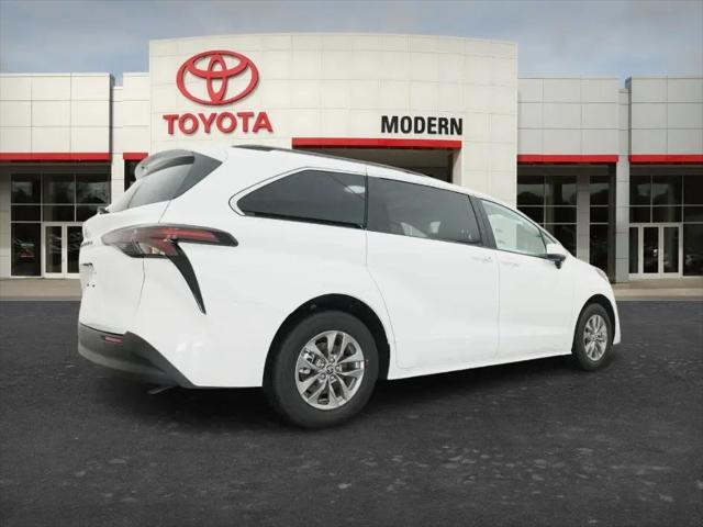 2026 Toyota Sienna LE