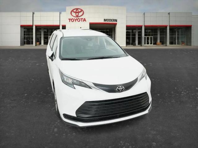 2026 Toyota Sienna LE
