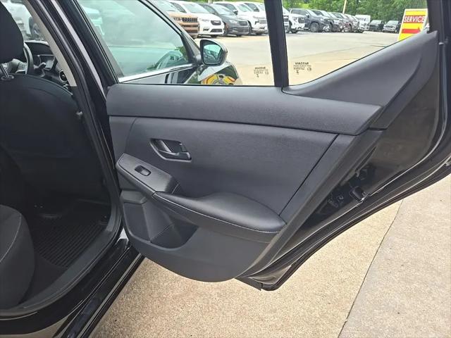 2024 Nissan Sentra SV Xtronic CVT
