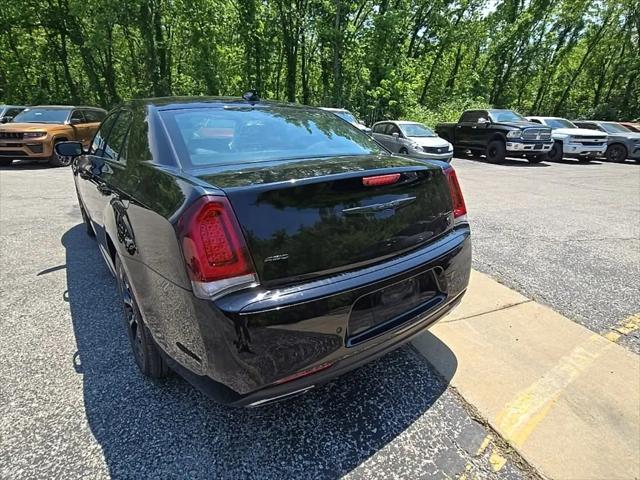 2021 Chrysler 300 Touring L AWD