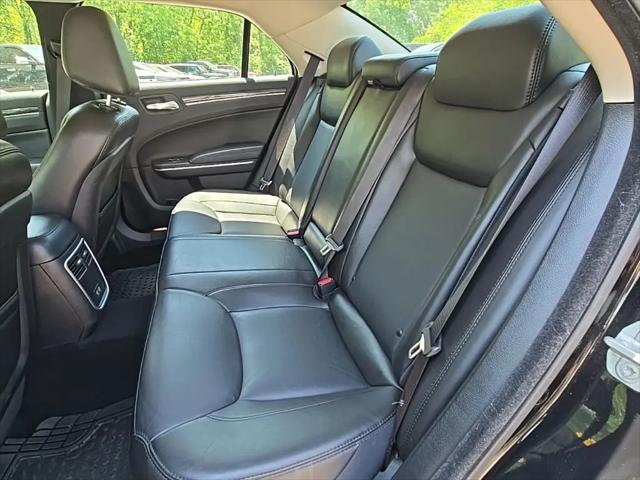 2021 Chrysler 300 Touring L AWD