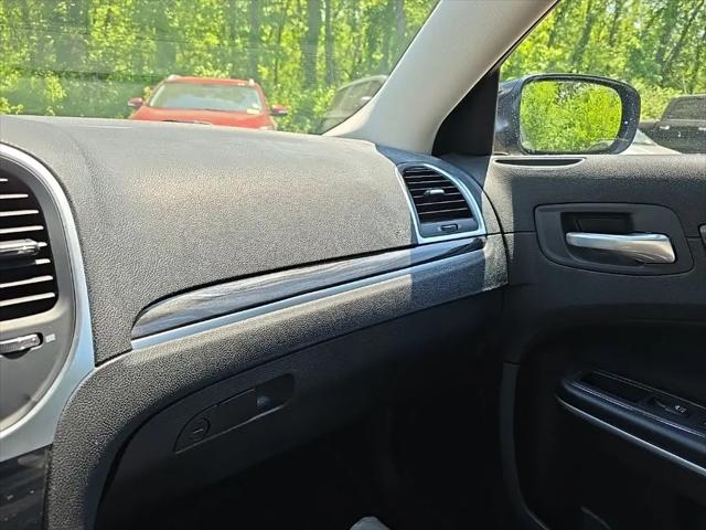 2021 Chrysler 300 Touring L AWD