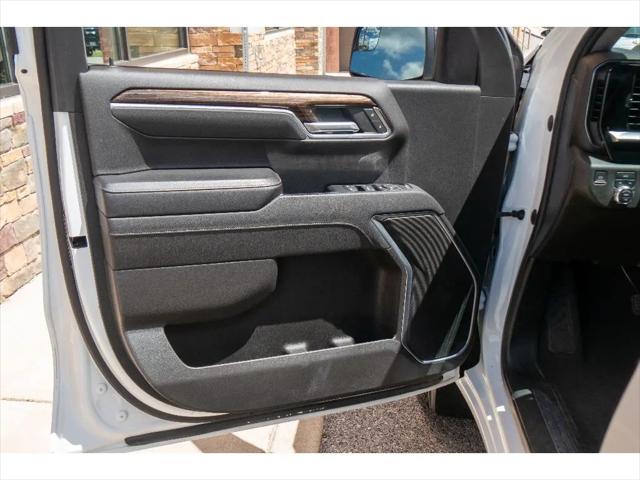 2023 GMC Sierra 1500 4WD Crew Cab Short Box Elevation with 3VL