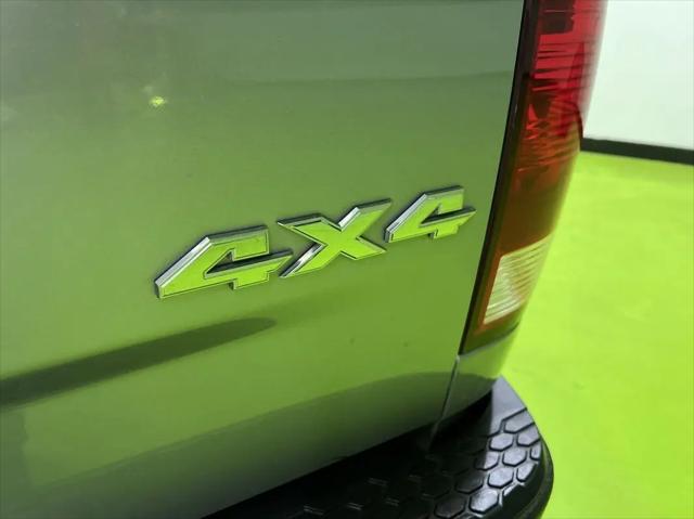 2019 Ram 1500 Classic SLT Crew Cab 4x4 6'4" Box