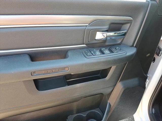 2024 Ram 1500 Classic Warlock Crew Cab 4x4 5'7" Box