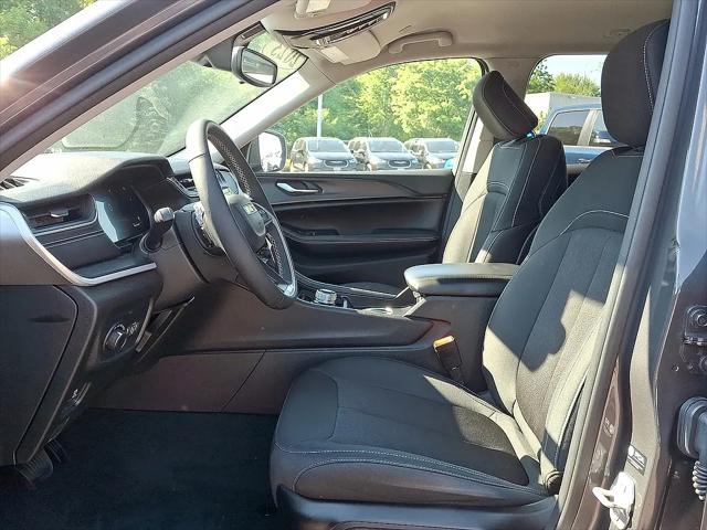 2023 Jeep Grand Cherokee Laredo 4x4