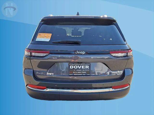 2023 Jeep Grand Cherokee Laredo 4x4