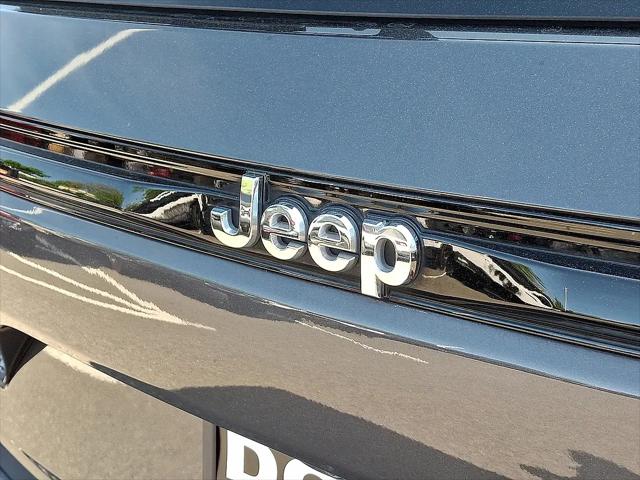 2023 Jeep Grand Cherokee Laredo 4x4