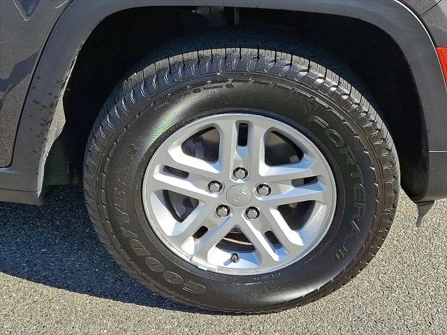 2023 Jeep Grand Cherokee Laredo 4x4