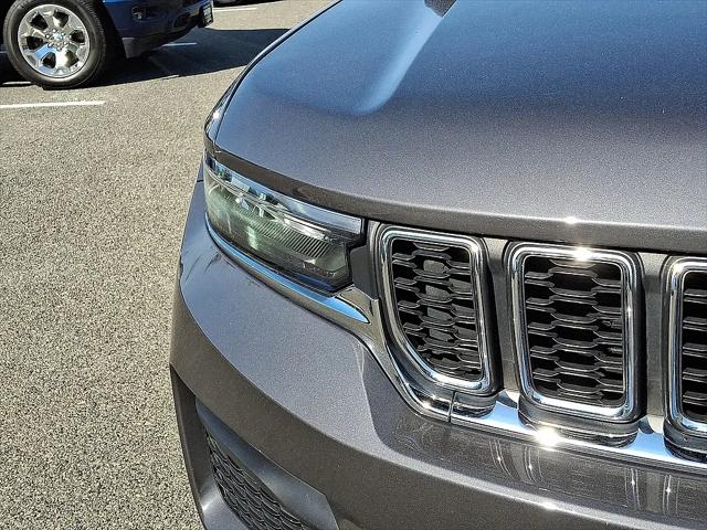 2023 Jeep Grand Cherokee Laredo 4x4