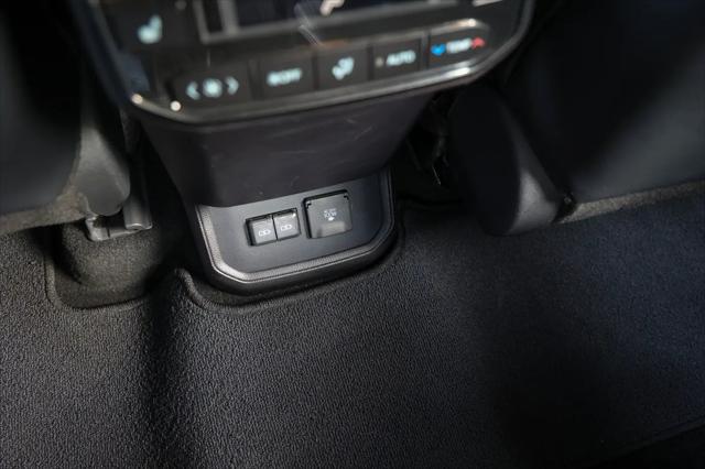 2025 Toyota Highlander Platinum
