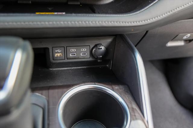 2025 Toyota Highlander Platinum