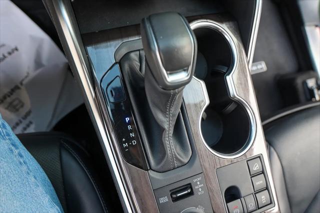 2025 Toyota Highlander Platinum