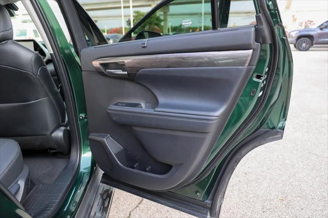 2025 Toyota Highlander Platinum