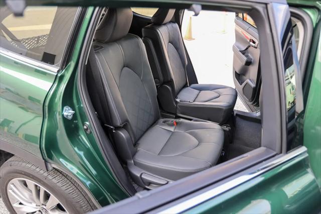 2025 Toyota Highlander Platinum
