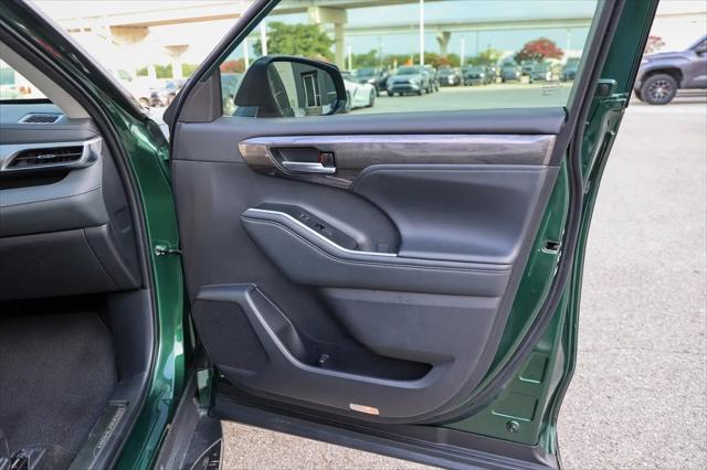 2025 Toyota Highlander Platinum