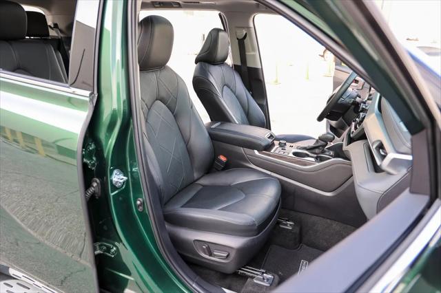 2025 Toyota Highlander Platinum