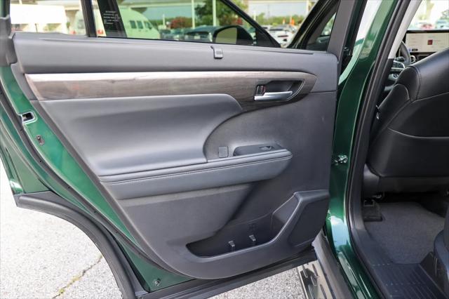 2025 Toyota Highlander Platinum