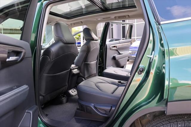 2025 Toyota Highlander Platinum
