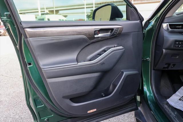 2025 Toyota Highlander Platinum