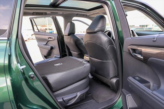 2025 Toyota Highlander Platinum