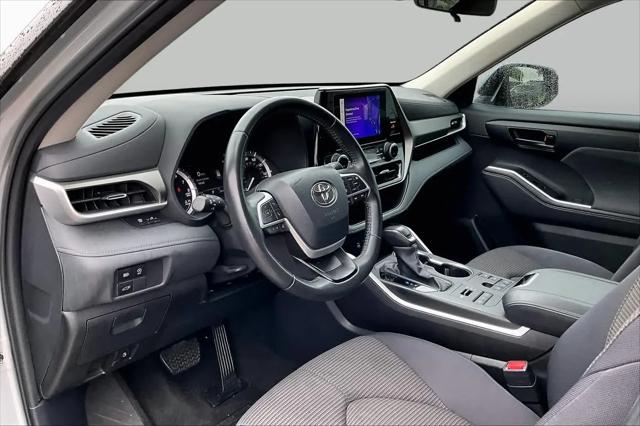 2024 Toyota Highlander LE