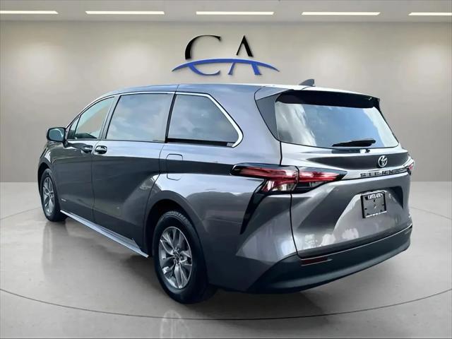 2021 Toyota Sienna LE