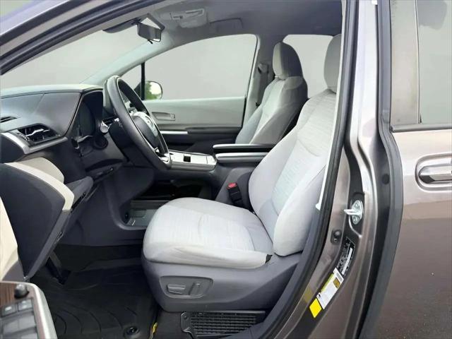 2021 Toyota Sienna LE