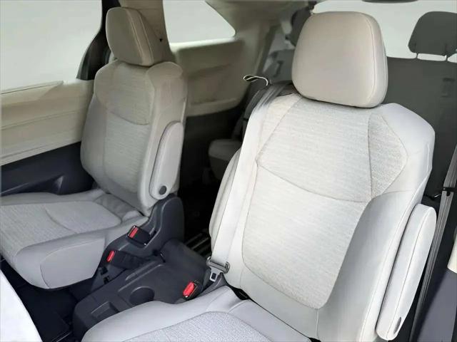 2021 Toyota Sienna LE