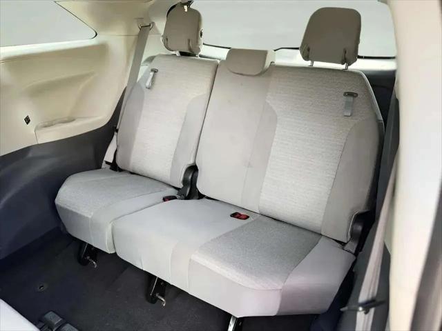 2021 Toyota Sienna LE