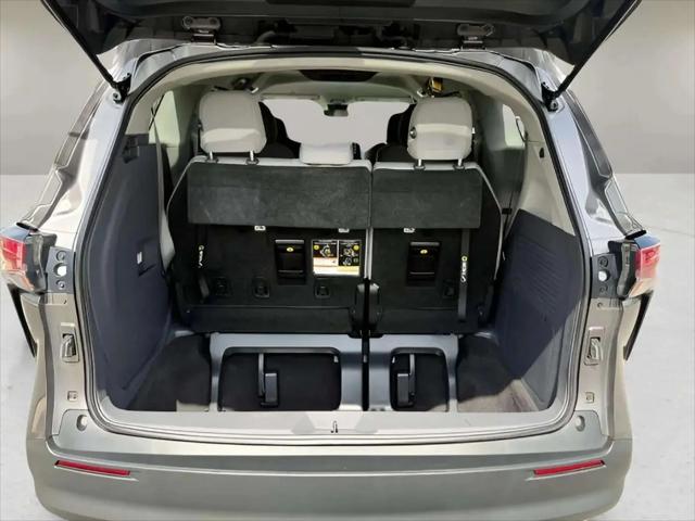 2021 Toyota Sienna LE