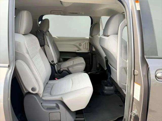 2021 Toyota Sienna LE